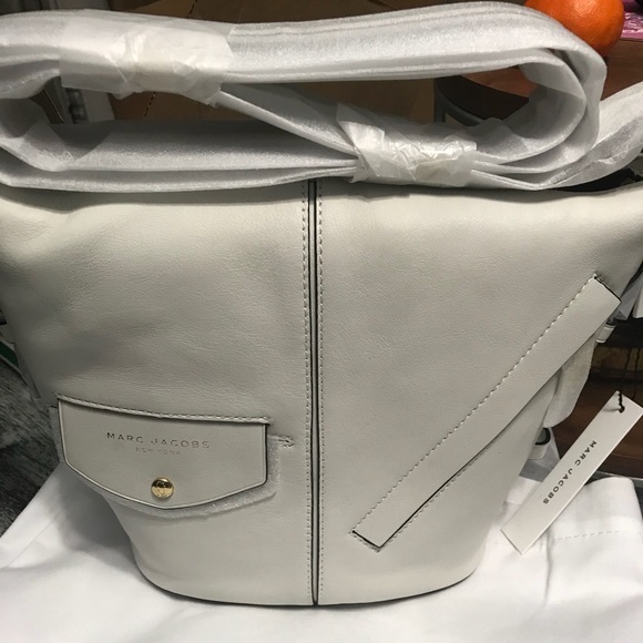 NWT Marc Jacobs Leather Mini Sling Purse - Picture 1 of 8